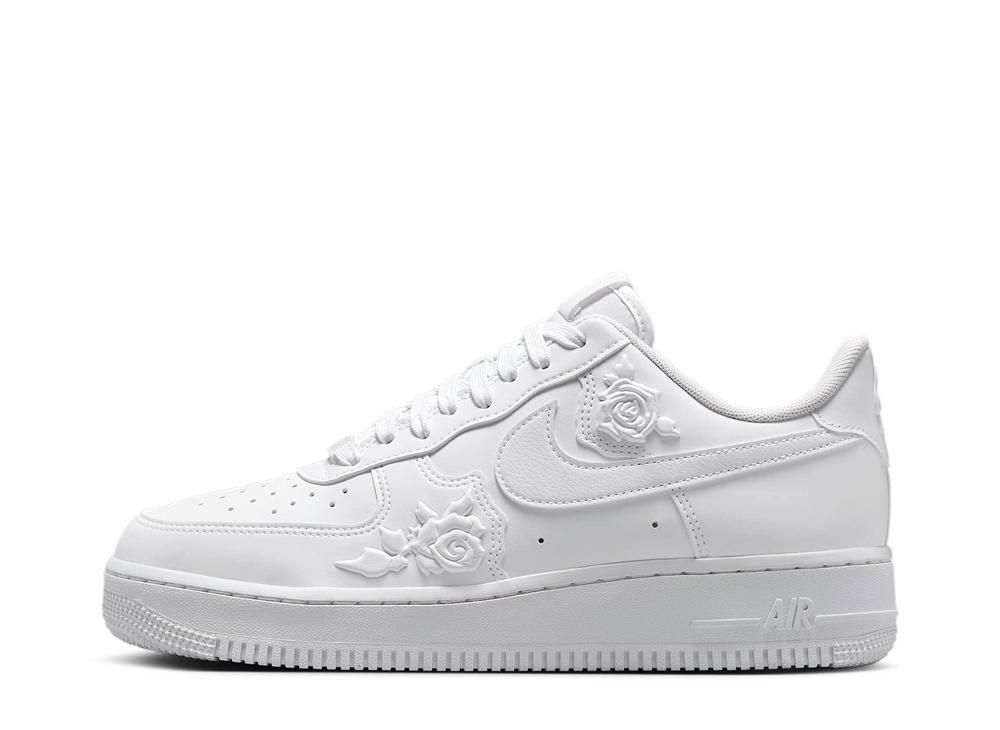ナイキ ウィメンズ エアフォース 1 '07 ホワイト ローズ 薔薇 23.5 NIKE - ナイキ ウィメンズ エアフォース 1 '07 ホワイト ローズ