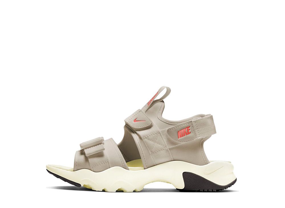 v*r様 美品　NIKE　キャニオンサンダル 24cm ブラウン 24cm NIKE CANYON SANDAL ナイキ キャニオン サンダル - メルカリ